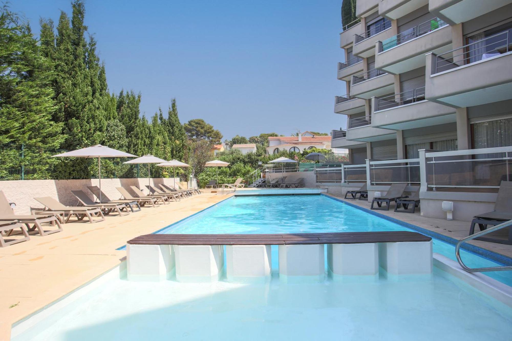 Hotel Brise De Mer - Piscine Interieure & Exterieure Сен-Рафаэль Экстерьер фото