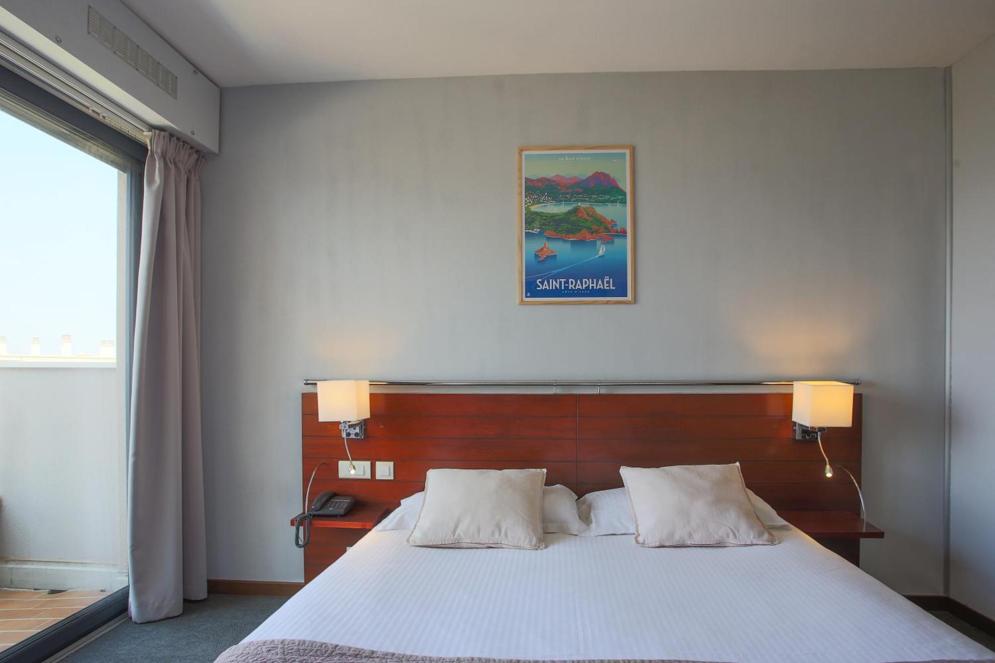 Hotel Brise De Mer - Piscine Interieure & Exterieure Сен-Рафаэль Экстерьер фото
